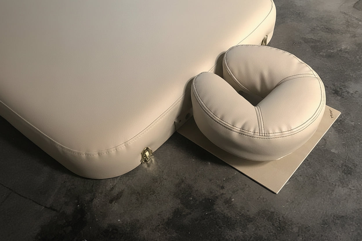 La plateforme d'appui-tête Sarga pour le travail corporel au sol.